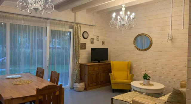Māja pie Ziedu laivas, Rezervovat Hotel Hotely v Engure s parkováním, Parkování