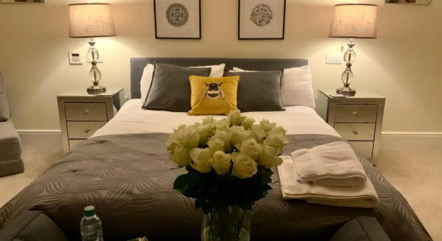 Private Room - The Beam Suite - Burway House on The River Thames, Забронировать Апартаменты/квартира Апартаменты Западного Суссекса, Апартаменты/квартира
