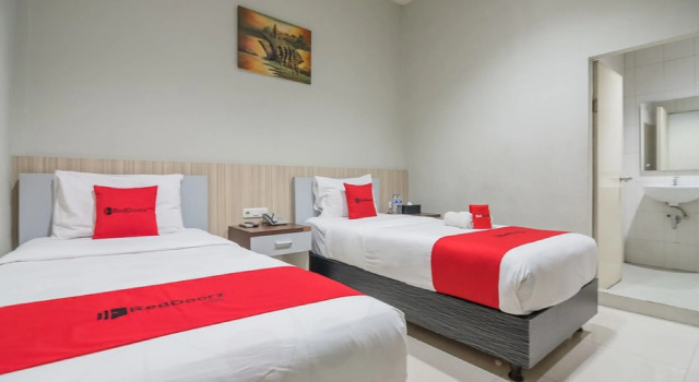 Двухместный номер Standard RedDoorz Plus near Simpang Rimbo Jambi