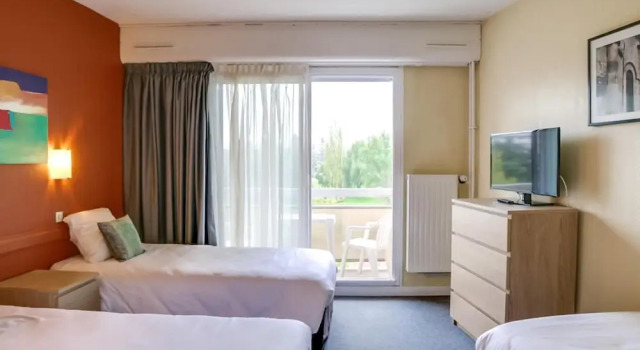 Трёхместный номер Standard с видом на парк Brit Hotel Le Parc Vichy