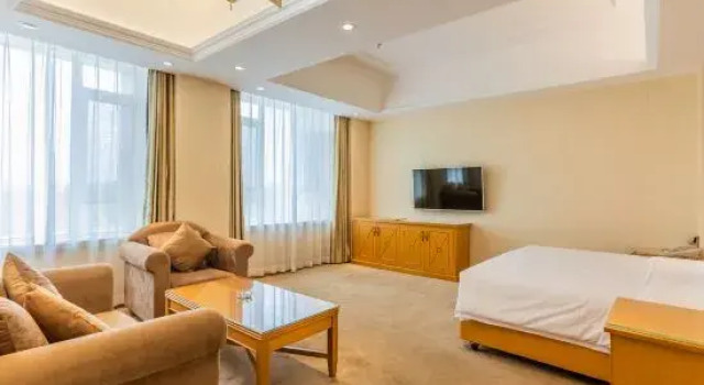 Vienna Hotel (Shenyang Central Street), Book Hotel Hotels in Liaoning with Parking, Parking