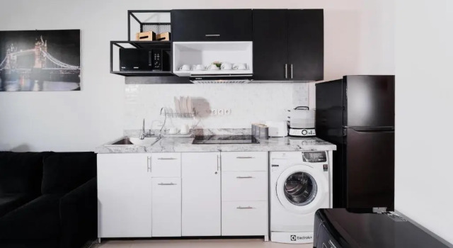 Kingston House, Book Hotel Hoteller i Rungkut med parkering, Parkering