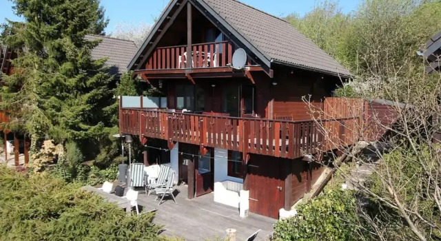 Шале Relaxing Chalet in Dochamps With Swimming Pool and Terrace