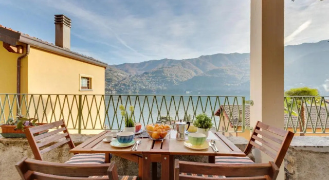 Апартаменты Appartamento con vista Lago di Como e Parcheggio incluso