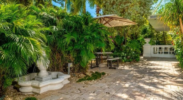 The Fountain 208 - One Bedroom Condo, Varaa Hotelli Hotellit Miami Beach uima-altaalla, Uima-allas