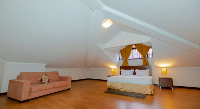 Двухместные апартаменты Мансарда c 1 комнатой Heri Heights Hotel Apartments, SureStay Collection by Best Western