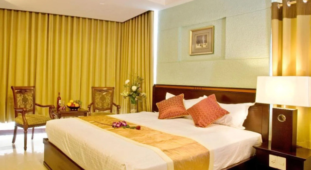 Двухместный номер Deluxe Lien An Sai Gon Hotel