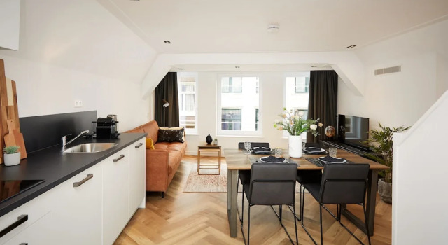 Апартаменты Luxury Damrak Short Stay Amsterdam