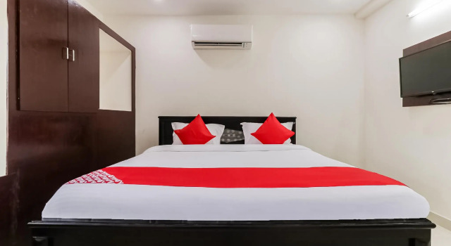 OYO 46726 Victory Grand, Rezerwuj Hotel Hotele w Andhra Pradesh z parkingiem, Parking