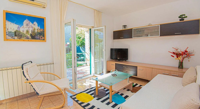 Amazing Apartment in Brodarica With 3 Bedrooms and Wifi