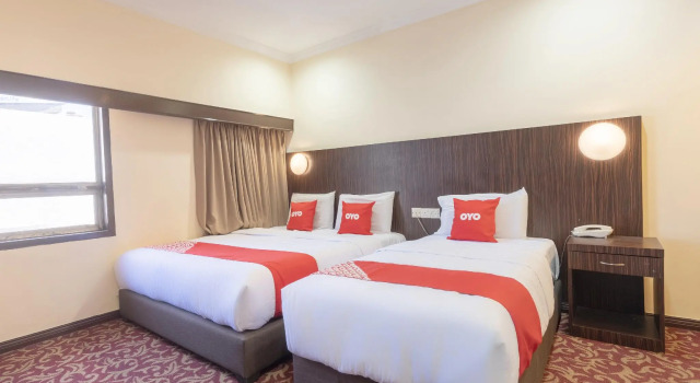OYO 89978 Hotel Grand Maria