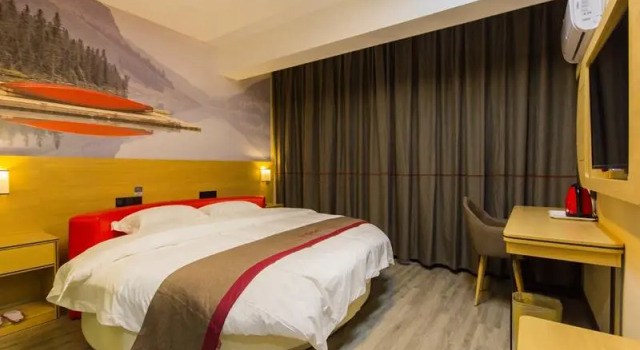 Thank Inn Plus Hotel Henan Zhengzhou Guancheng District East Zijingshan Street Subway Station, Rezervovat Hotel Čeng-čou Henan