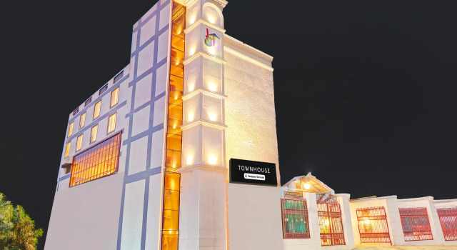 Townhouse Patel Nagar Near Saharanpur Chowk Dehradun Formerly Calista Square, Book Hotel Dehradun Uttarakhand