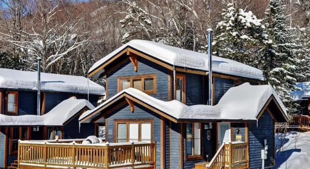 Chalets Alpins - 10 Chemin Blanc, Rezervovat Chata Stoneham-et-Tewkesbury Quebec
