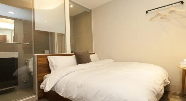 W Plus 225 Guest House, Забронировать Гостевой дом Отели Хуалянь с парковкой, рядом с Meilun Mountain Park, Парковка