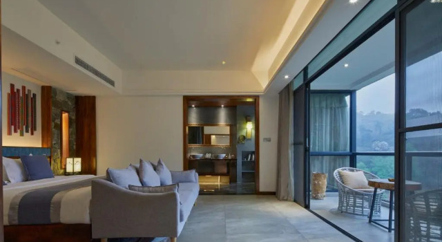 Семейный номер Standard с балконом и с видом на реку Li River Resort