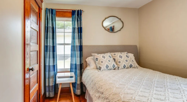 Коттедж с 4 комнатами New York Vacation Rental w/ Covered Porch