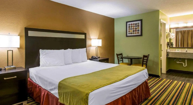 Rodeway Inn Davenport - Maingate South