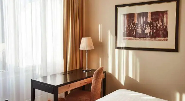Номер Standard с балконом Steigenberger Icon Grandhotel Belvédère