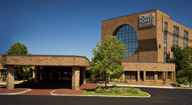 Four Points by Sheraton Milwaukee North Shore, Book Hotel Hoteller i Brown Deer med parkering, Parkering