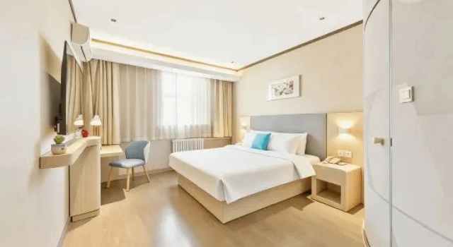 Люкс Home Inn Yiju Hotel (Qingdao May 4th Square Mixc City Zhiquan Road Metro Station Branch)