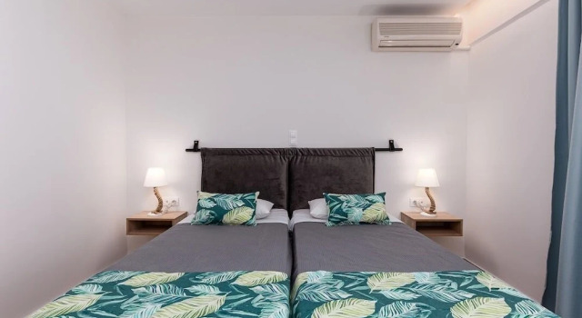 Двухместный номер Deluxe c 1 комнатой с балконом и с видом на сад Sirocco Hotel