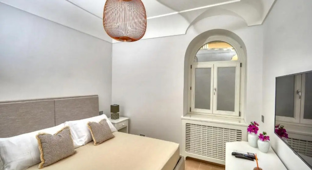 Roberhouse Tragara 37