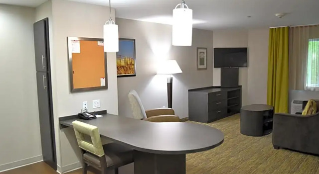 Двухместный люкс c 1 комнатой Candlewood Suites Independence by IHG