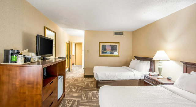 Четырёхместный номер Standard Clarion Inn Grand Junction Airport