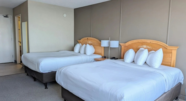 Четырёхместный номер Economy с красивым видом из окна Confederation Place Hotel