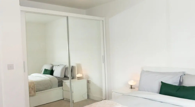 Livestay - 1bed Apt Private Building Free Parking