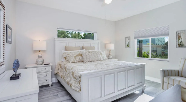 Welcome to 246 Delmar Ave - Vacation Rental home, Забронировать Отель Отели в центре Форт-Майерс-Бич, в центре, Парковка