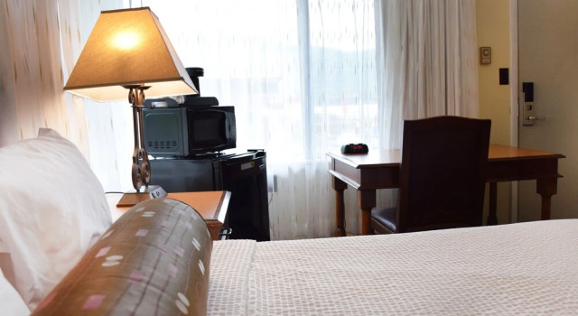 Двухместный номер Standard с видом на бассейн Scottys Lakeside Resort