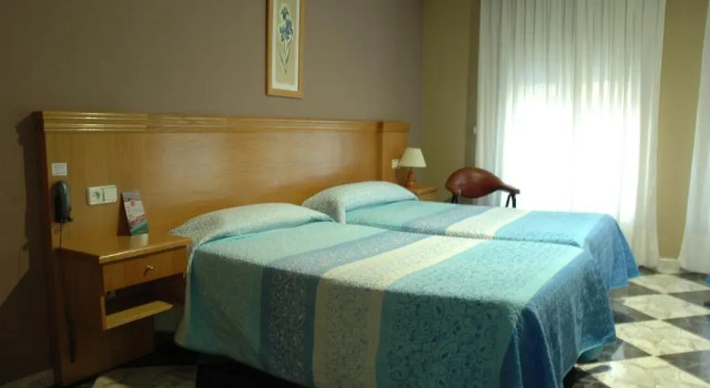 Трёхместный номер Standard Hospedium Hotel Plaza Manjón