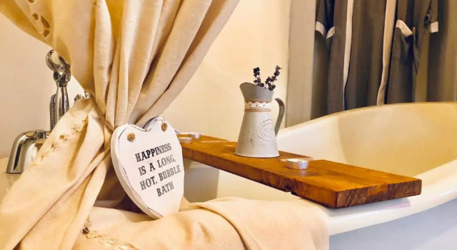 Коттедж c 1 комнатой The Old Bath Guest House