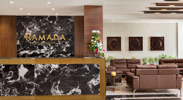 Ramada by Wyndham Gandhidham Shinay, Buchen Sie Hotel Gandhidham Gujarat