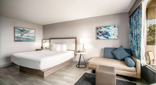 La Quinta Inn & Suites by Wyndham Cocoa Beach Oceanfront
