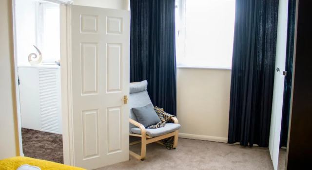 Spacious 5-bed House! Tilbury! Free Parking!, Varaa Lomakoti Mökit kohteessa Merseyside, Mökki