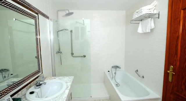 Четырёхместный номер Standard Hotel Complejo Los Rosales