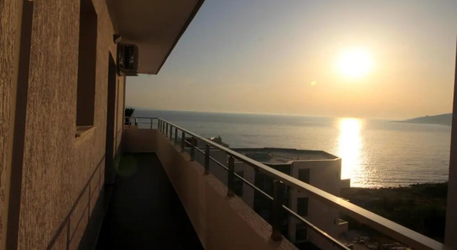 Люкс с 2 комнатами с частичным видом на море Franklin Premium Apart-Hotel