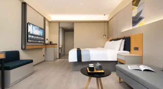 Люкс Homeinn Selected Hotel (Haikou Jiangdong New Area Haitao Garden)