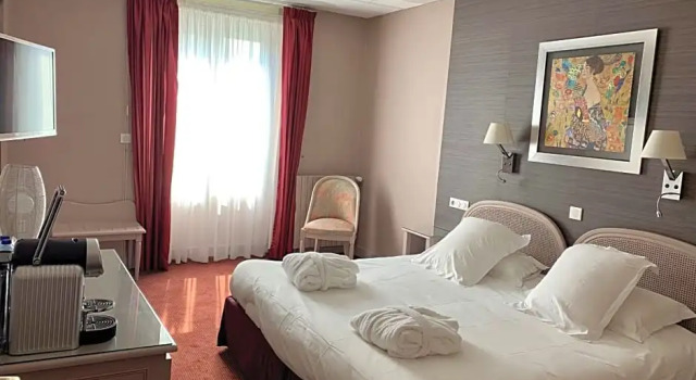 Трёхместный номер Standard Grand Hotel de Courtoisville