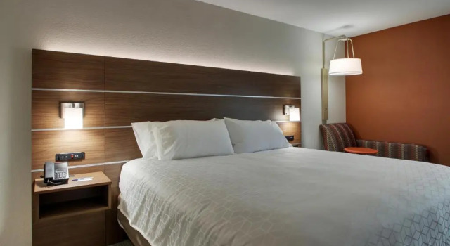 Номер Standard Holiday Inn Express Voorhees/ Mt. Laurel by IHG