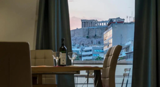 Апартаменты Bright 2 bedrooms apt. in the heart of Athens w stunning views to Acropolis