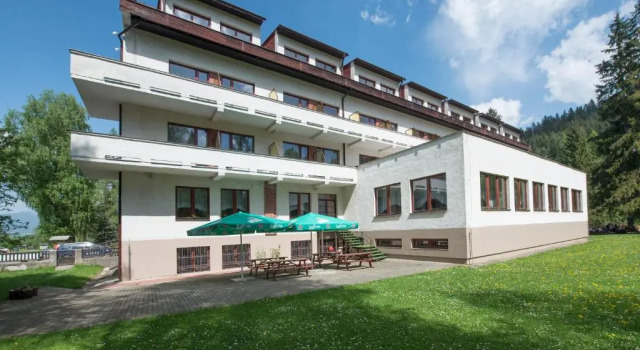 Hotel SOREA ĎUMBIER, Rezervovat Hotel Hotely v Žilinský kraj s parkováním, Parkování