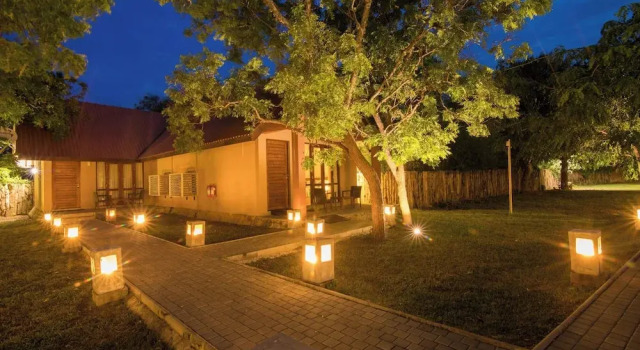Yala Chalets by Lalan Leisure, Забронировать Шале Отели Киринда 3 звезды, рядом с Kirinda Temple, 3*