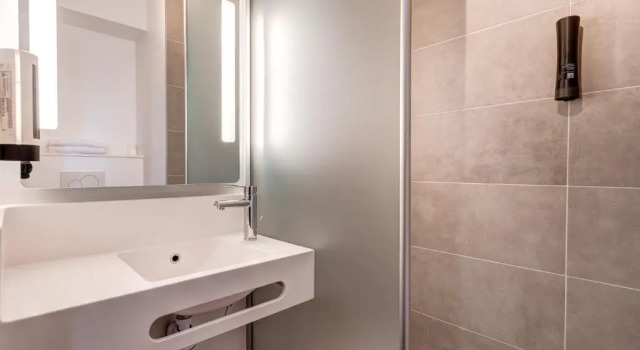 Трёхместный номер B&B HOTEL Le Port Marly Saint Germain en Laye
