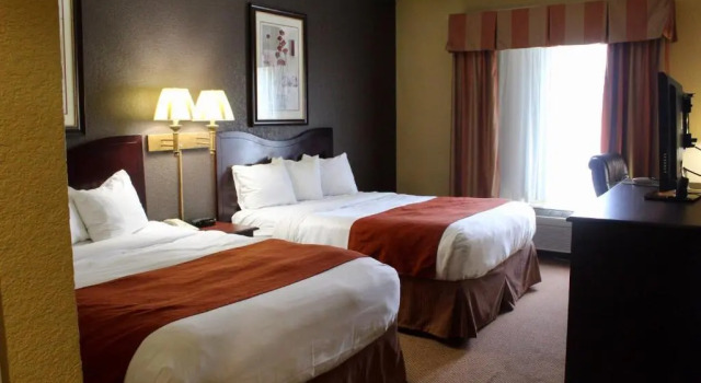 Четырёхместный номер Standard Country Inn & Suites by Radisson, Hot Springs, AR