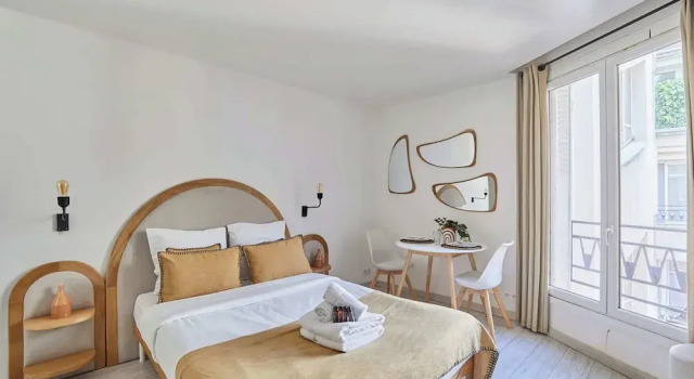 Апартаменты 22 m2 Studio Located on the 6th Floor With Elevator: - 1 Bedroom With 140 cm Double bed - Television, Wifi - Equipped Kitchen - 1 Bathroom With Shower and 1 Toilet The Cleaning fee Includes