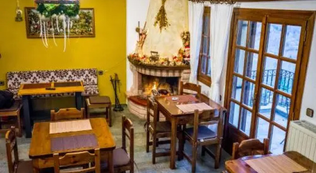 Archontiko, Book Hotel Karpenisi 